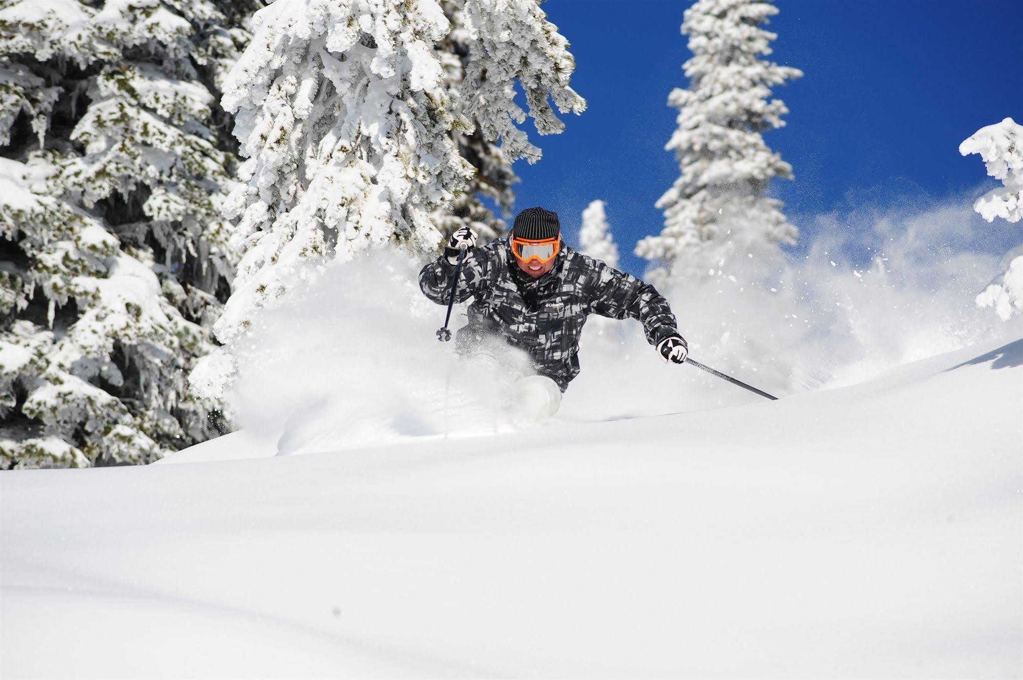 Big White Stonebridge Lodge المظهر الخارجي الصورة