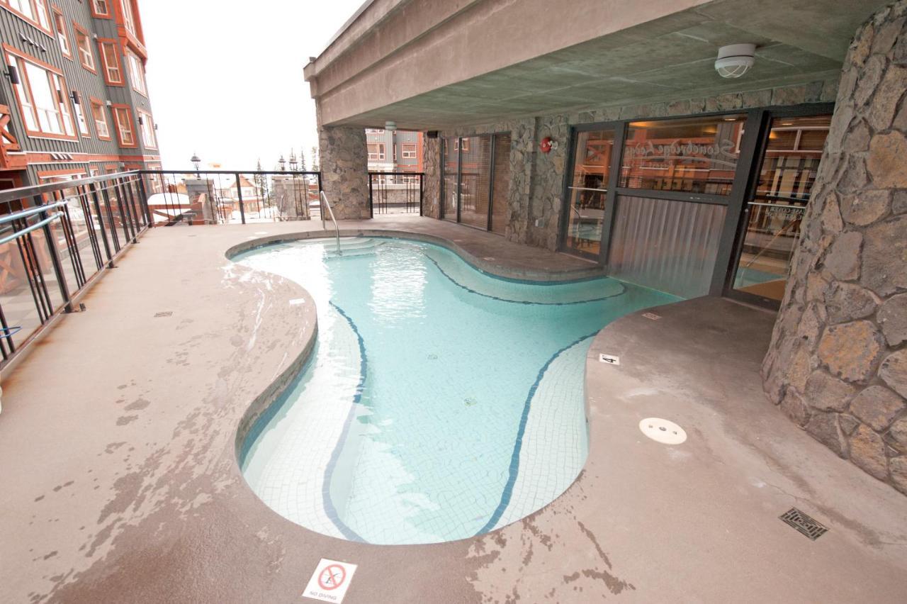 Big White Stonebridge Lodge المظهر الخارجي الصورة